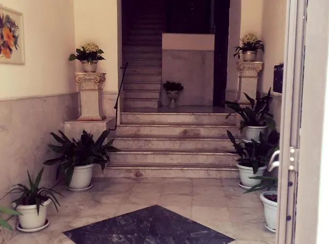 La Maison Des Caprices_ _stazione_5terre *